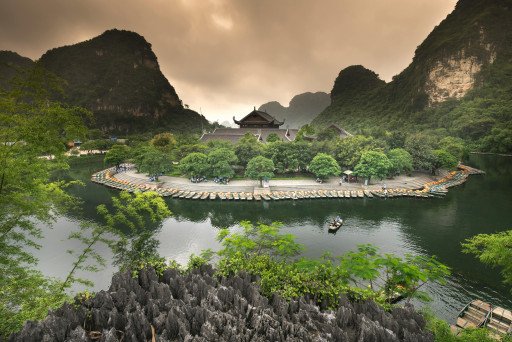 Discover the Serenity of Tam Coc: An Unforgettable Boat Tour Experience